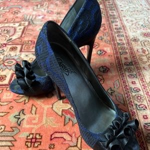 Carlos Santana Royal Navy Blue pumps